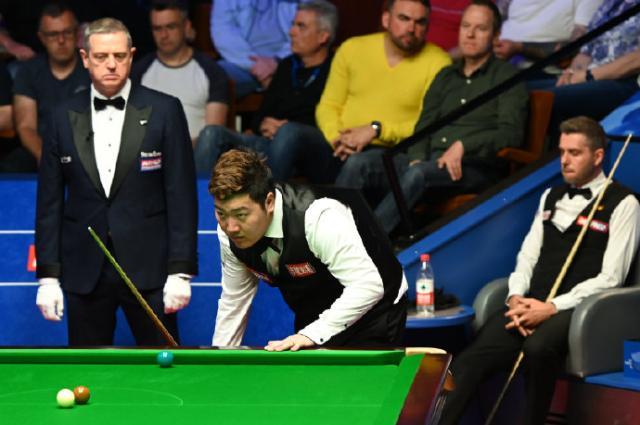 颜丙涛力克塞尔比进八强 创世锦赛单局用时纪录